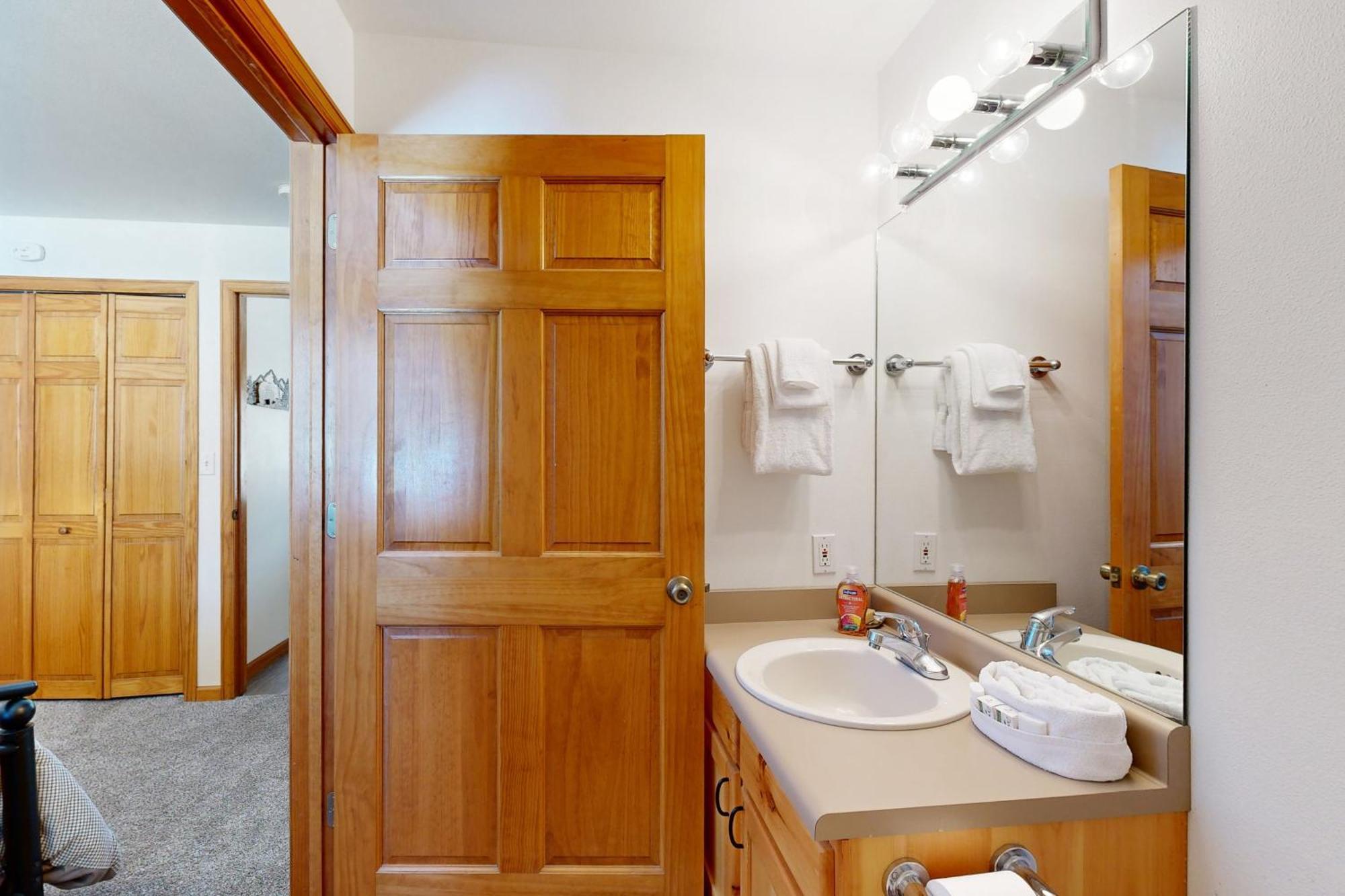 Riverview Condos グランドレイク 部屋 写真
