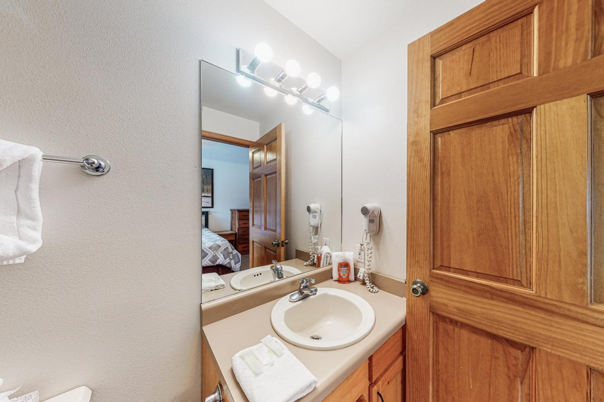 Riverview Condos グランドレイク 部屋 写真